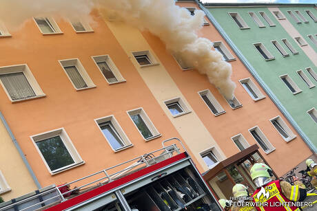 Küchenbrand in voller Ausdehnung - Weststraße, Pulsnitz